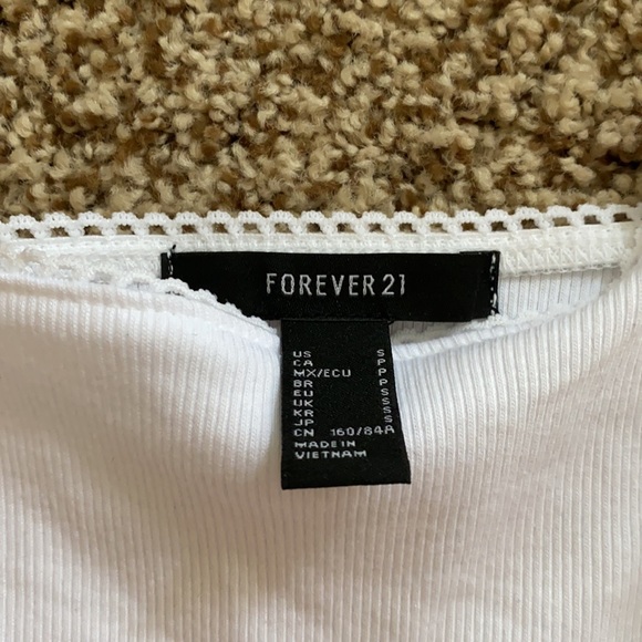 Cropped Ribbed White Tank Top - Picture 4 of 5